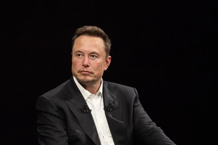 Elon Musk Pursues Banking in Wake of Rivals’ Failed Attempts