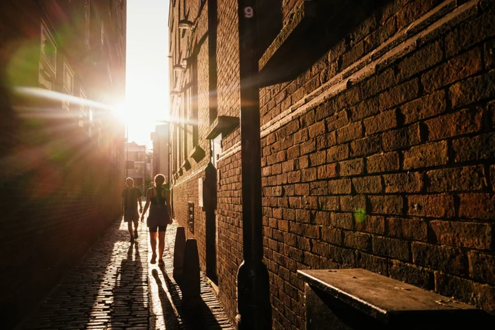 UK Faces Heat Wave Risk as Cool Summer Gives Way to Balmy Autumn