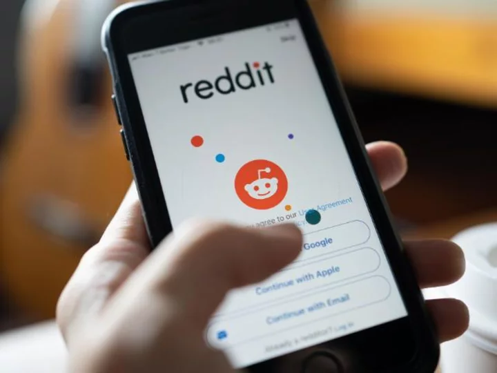 Thousands of Reddit communities go dark to protest company's controversial new policy