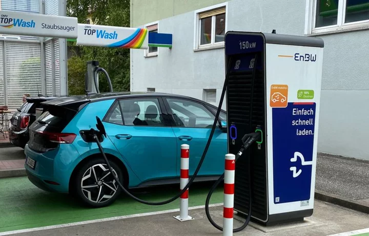 EU set to demand e-fuel cars have no climate impact -document