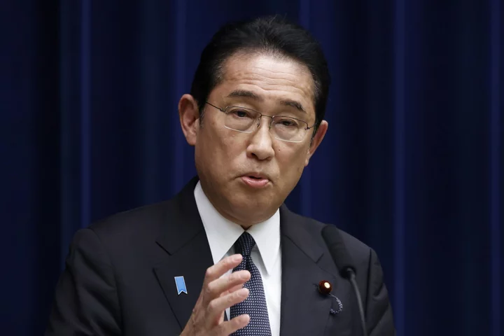 Japan’s Kishida to Seek Asset Management, Pension Fund Reform