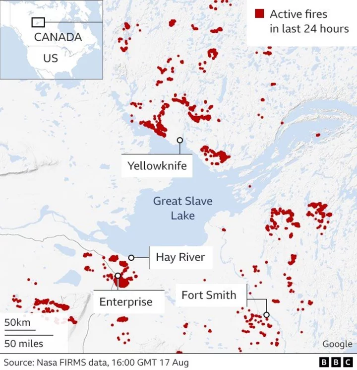 Wildfire evacuees frustrated by Facebook news ban in Canada