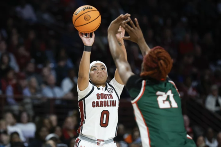 No. 1 South Carolina, Cardoso win 45th straight at home, overwhelm Devilettes 101-19